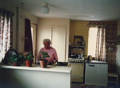 Bad kitchen photography example